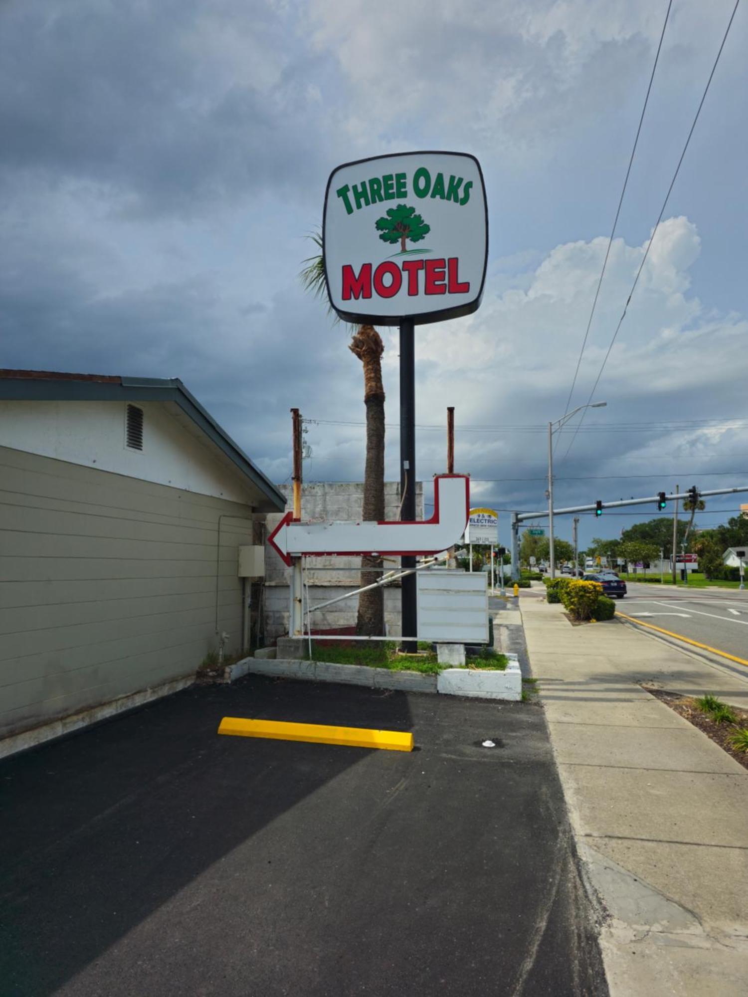 Three Oaks Motel - Titusville Eksteriør billede
